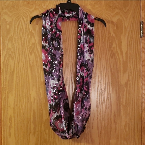 Kohl's women's wrap scarf - Picture 3 of 4
